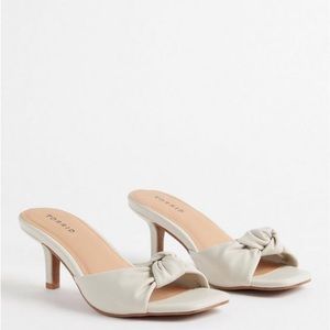 Brand new, never worn Torrid soft knot mule heels size 9